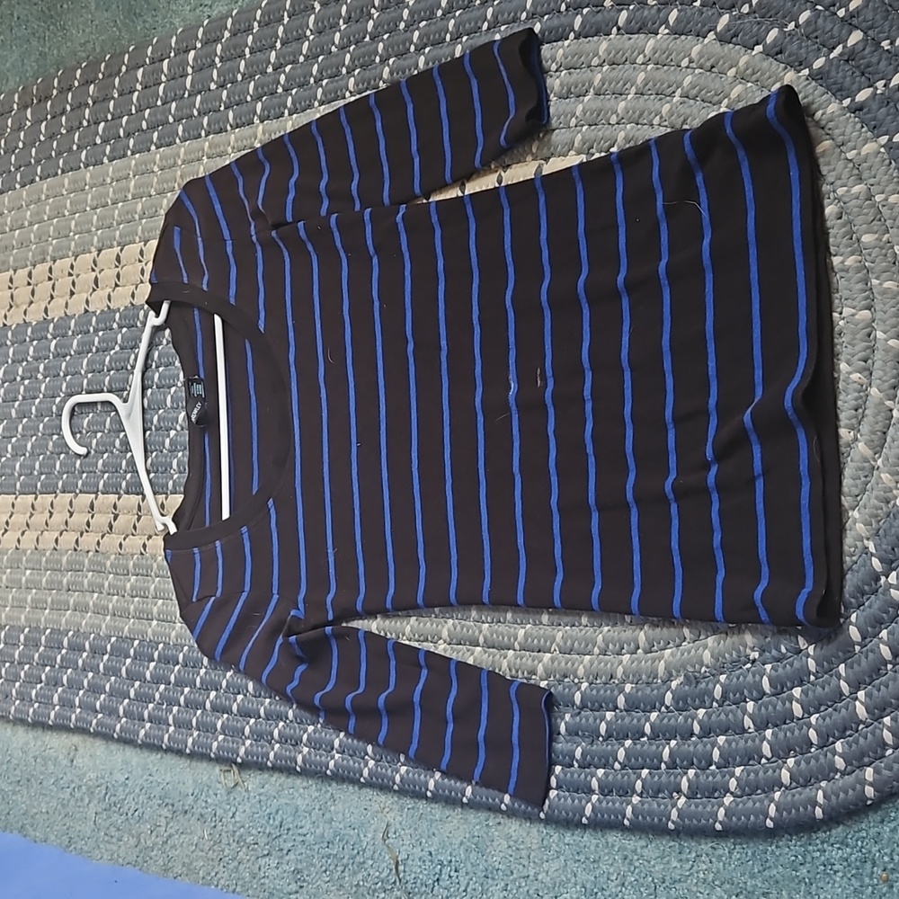 3/4 sleeve black and blue striped shirt